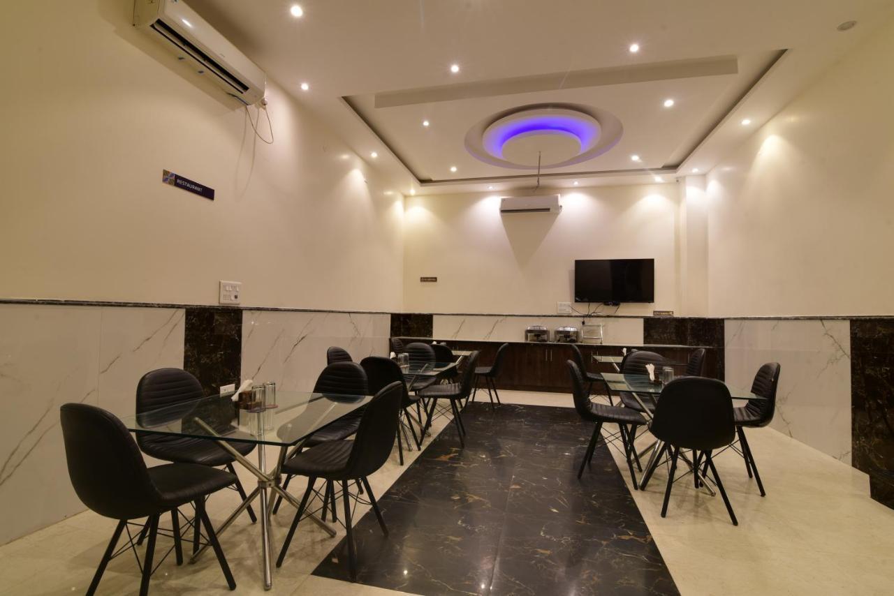 Olivia Hotels At Delhi Airport 뉴델리 외부 사진